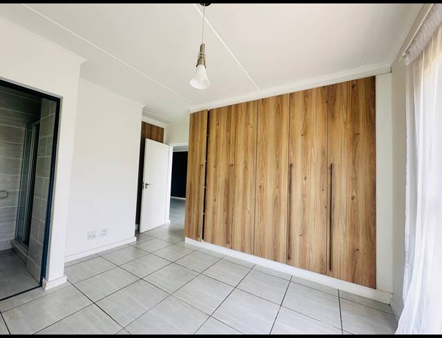 3 BEDROOM APARTMENT TO LET IN WATERFALL